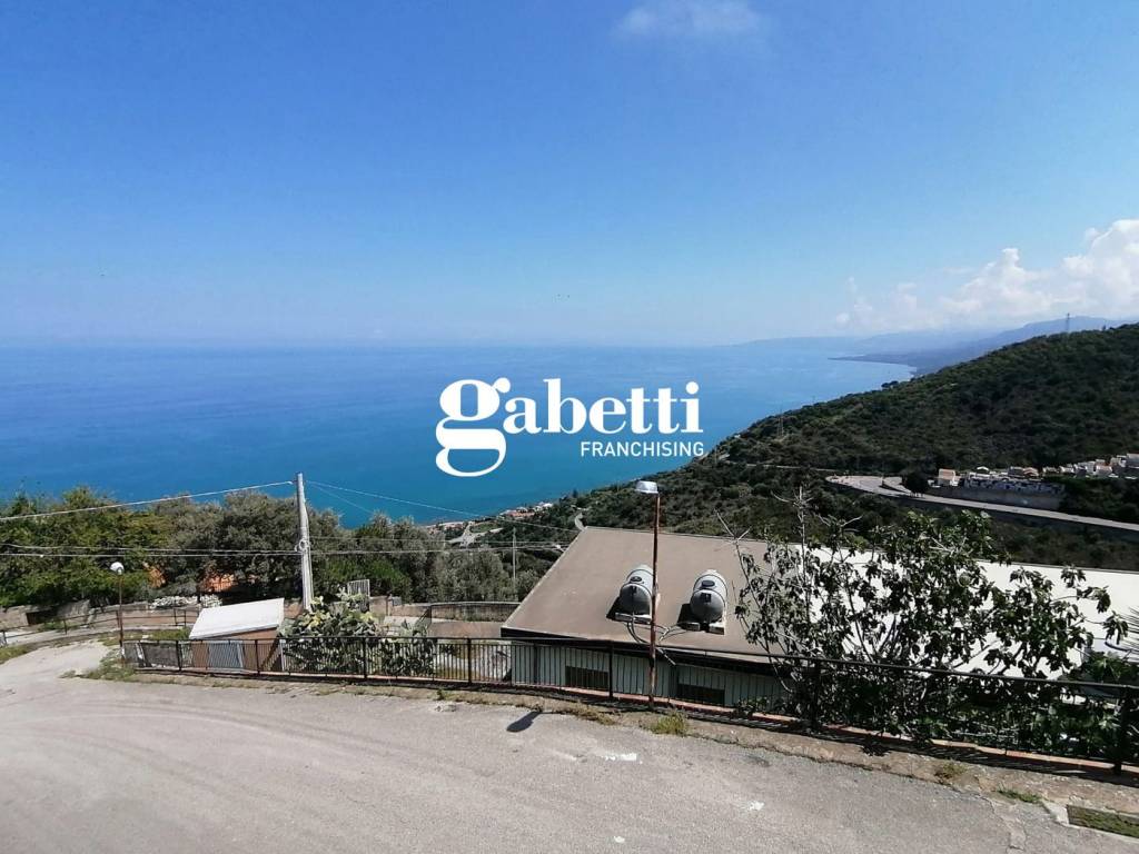 appartamento in vendita a Caronia