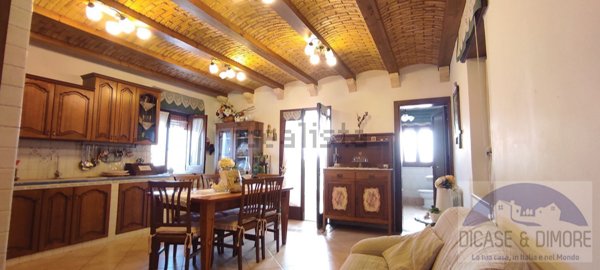 casa indipendente in vendita a Caronia