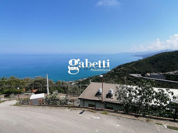 appartamento in vendita a Caronia