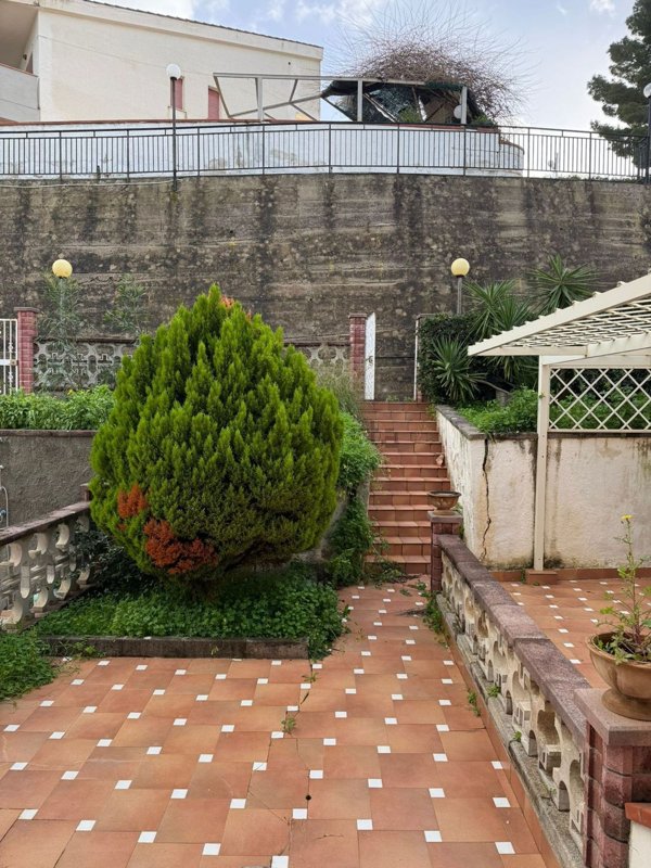 casa indipendente in vendita a Caronia