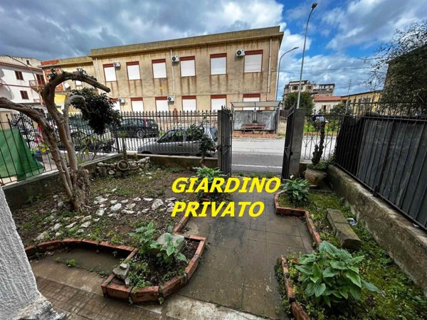 casa indipendente in vendita a Caronia in zona Marina di Caronia