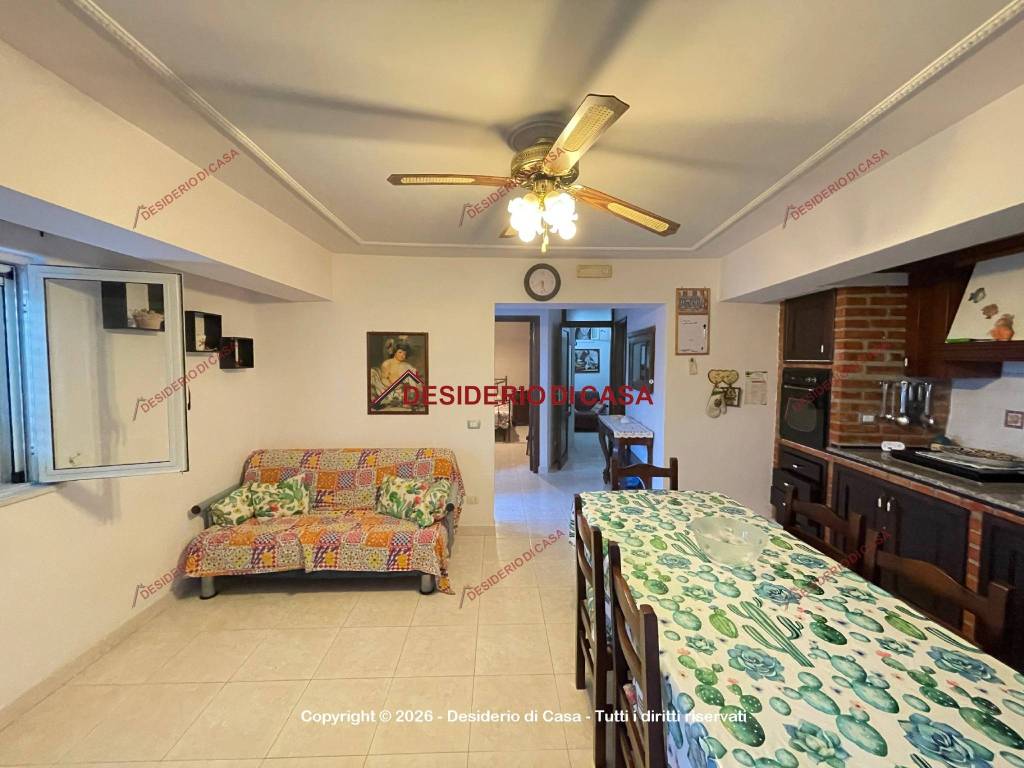 appartamento in vendita a Caronia in zona Marina di Caronia