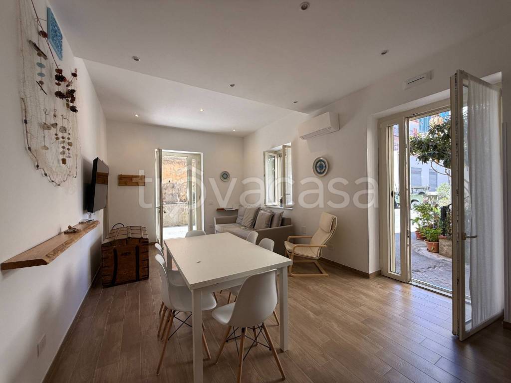 appartamento in vendita a Caronia