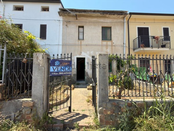 casa indipendente in vendita a Caronia in zona Marina di Caronia