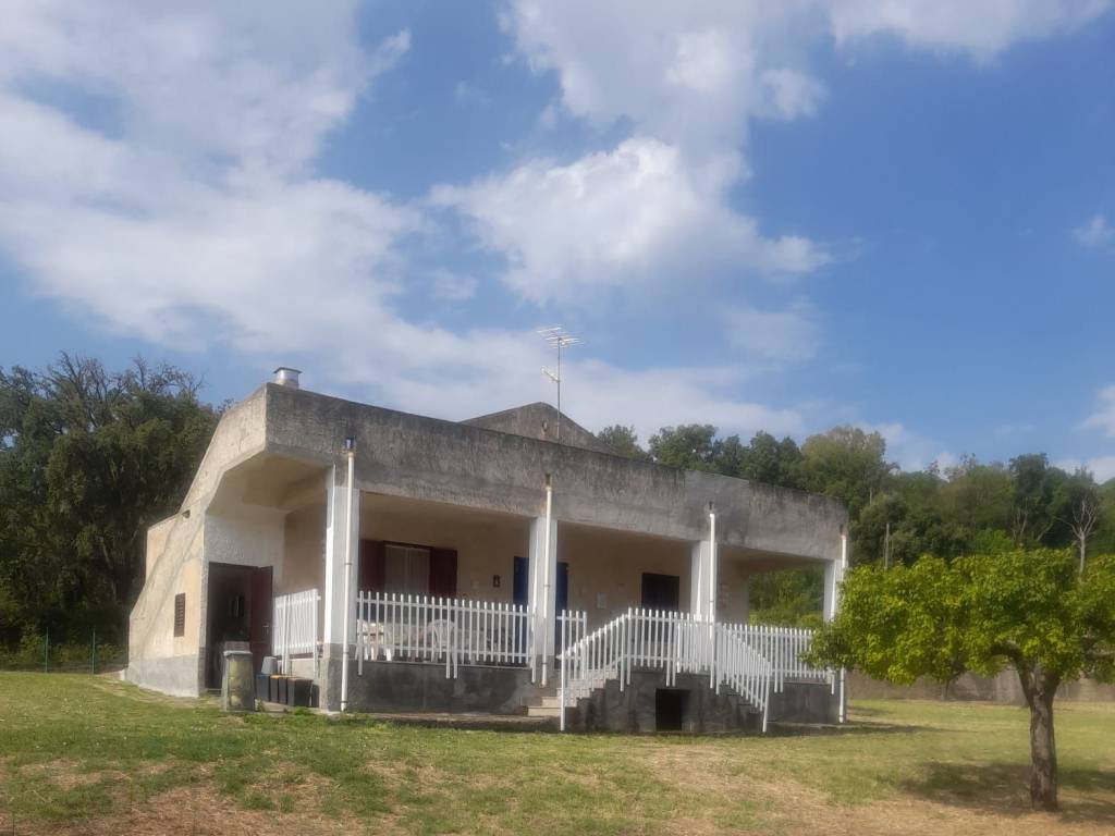casa indipendente in vendita a Caronia