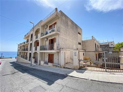 appartamento in vendita a Caronia in zona Canneto