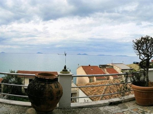 casa indipendente in vendita a Caronia