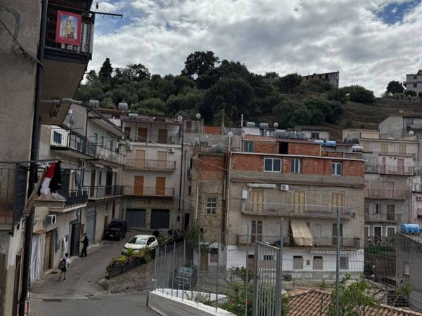 appartamento in vendita a Caronia
