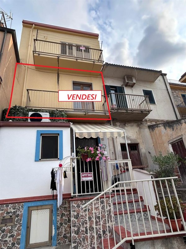 appartamento in vendita a Caronia in zona Marina di Caronia