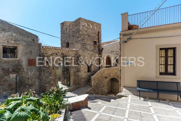 casa indipendente in vendita a Casalvecchio Siculo