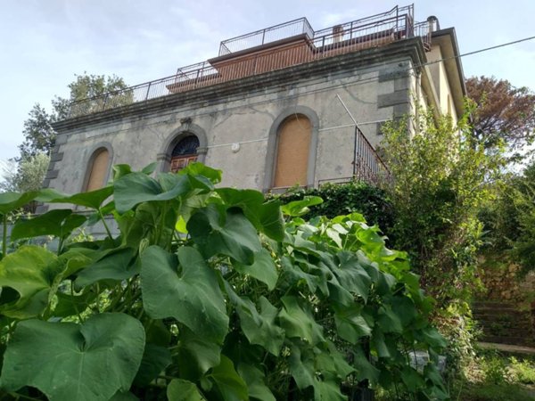 casa indipendente in vendita a Castell'Umberto