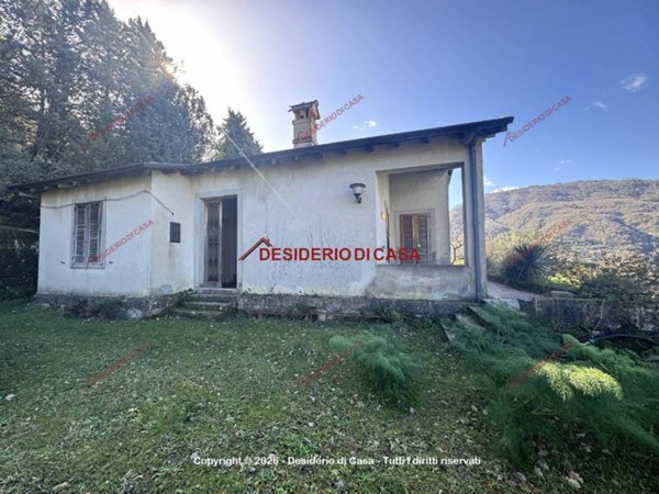 casa indipendente in vendita a Castell'Umberto