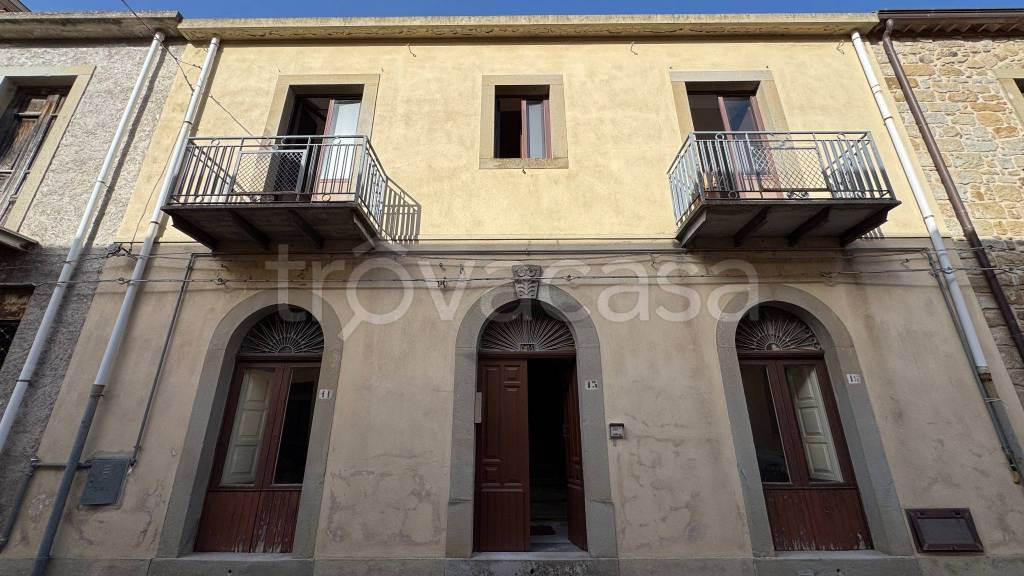 casa indipendente in vendita a Castell'Umberto in zona Cammarà