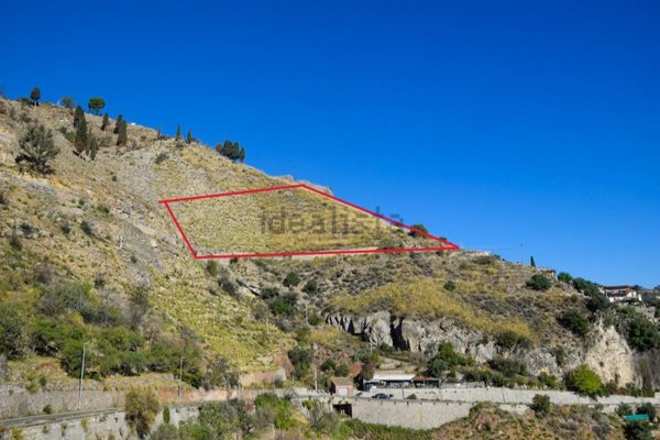 locale di sgombero in vendita a Castelmola