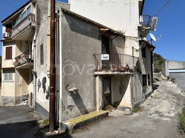 casa indipendente in vendita a Castelmola
