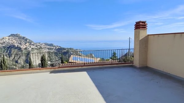 casa indipendente in vendita a Castelmola