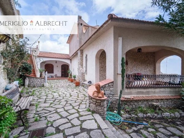 casa indipendente in vendita a Castelmola