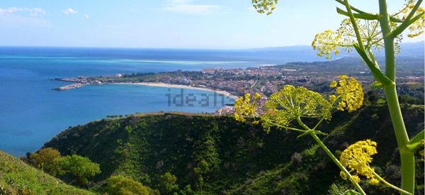 locale di sgombero in vendita a Castelmola