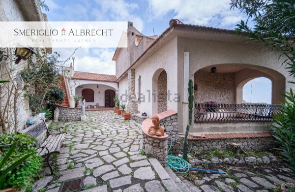 casa indipendente in vendita a Castelmola
