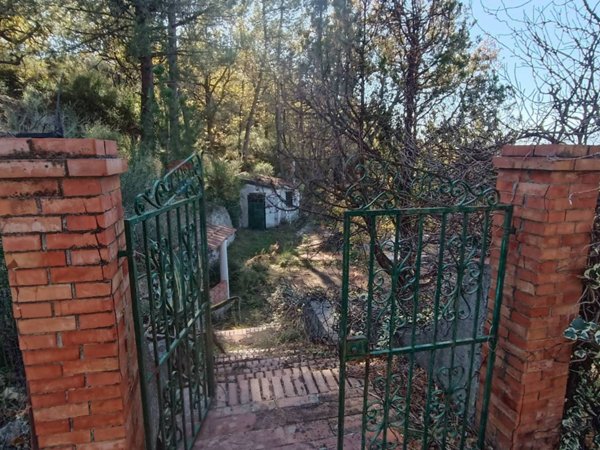 locale di sgombero in vendita a Castelmola