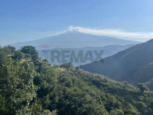 locale di sgombero in vendita a Castelmola