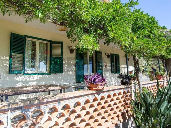 casa indipendente in vendita a Castelmola