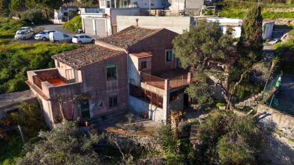 casa indipendente in vendita a Castelmola