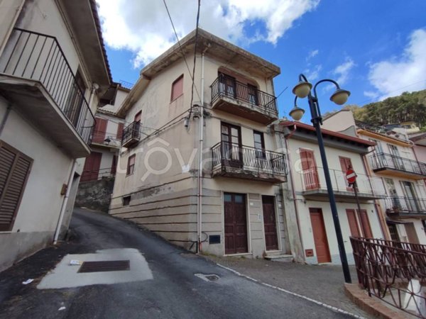 casa indipendente in vendita a Castroreale in zona Bafia
