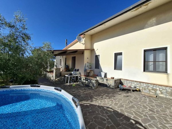 casa indipendente in vendita a Castroreale in zona Bafia