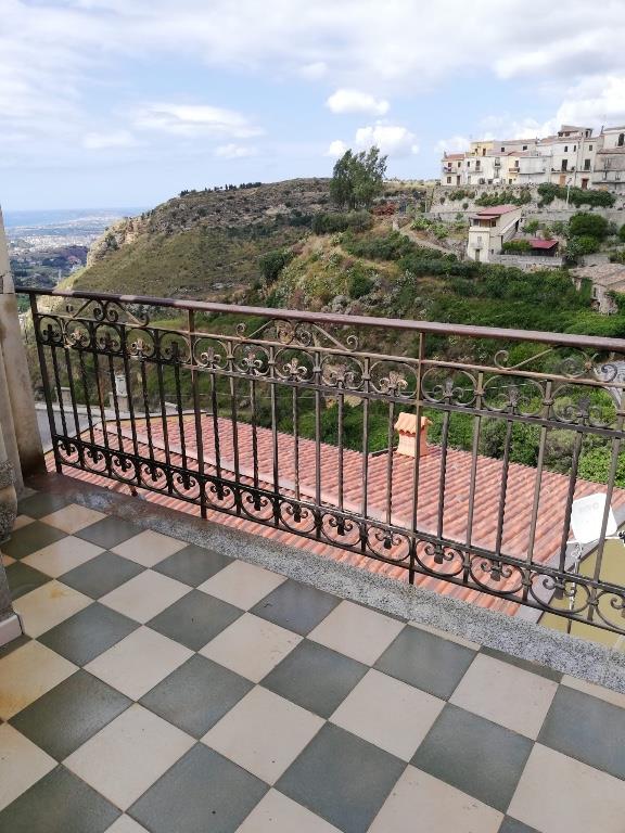 casa indipendente in vendita a Castroreale