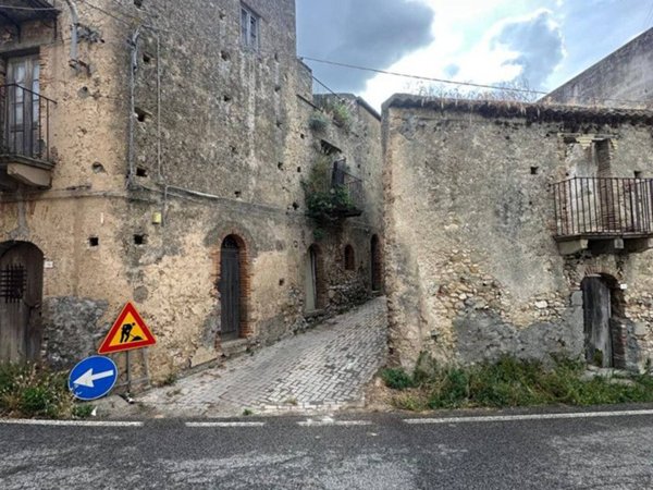 casa indipendente in vendita a Castroreale in zona Bafia