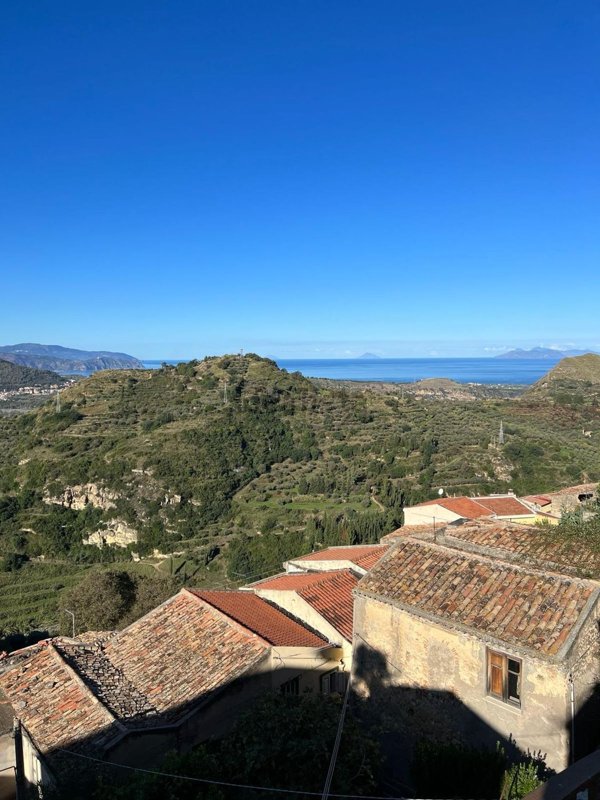 casa indipendente in vendita a Castroreale in zona Bafia