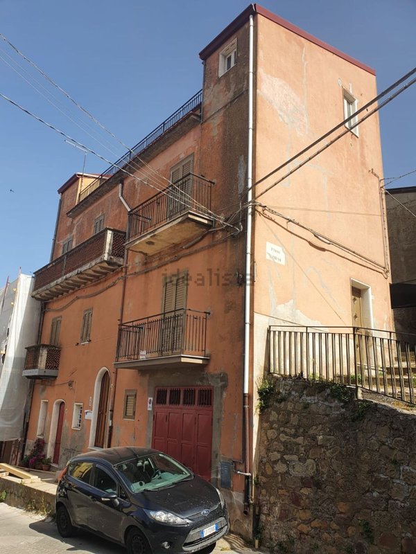 casa indipendente in vendita a Cesarò