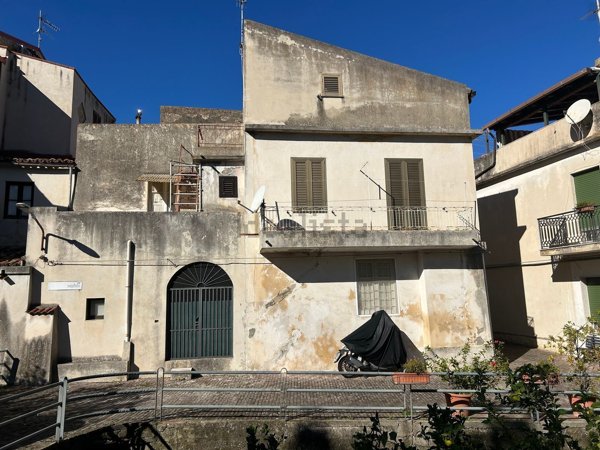 pentavano in vendita a Condrò