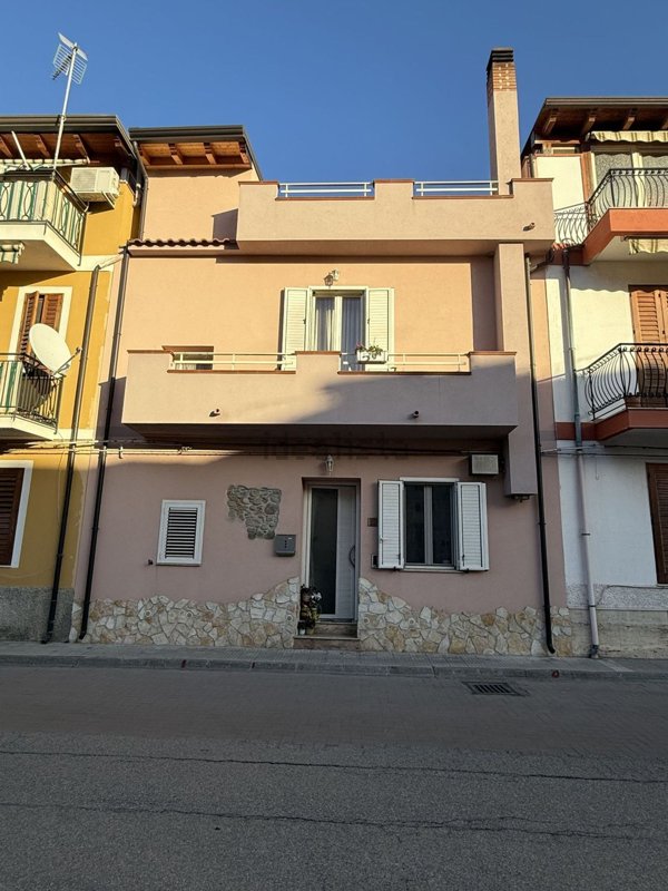 casa indipendente in vendita a Falcone
