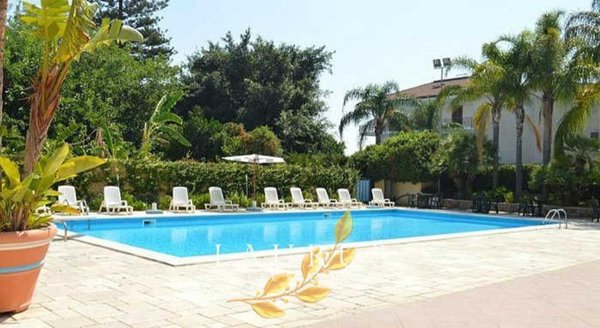 negozio in vendita a Falcone