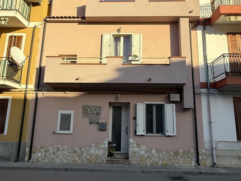 casa indipendente in vendita a Falcone