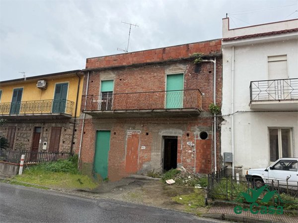 casa indipendente in vendita a Falcone