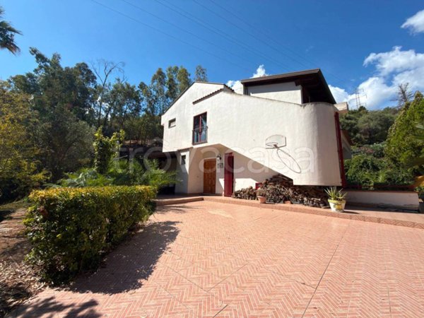 casa indipendente in vendita a Falcone