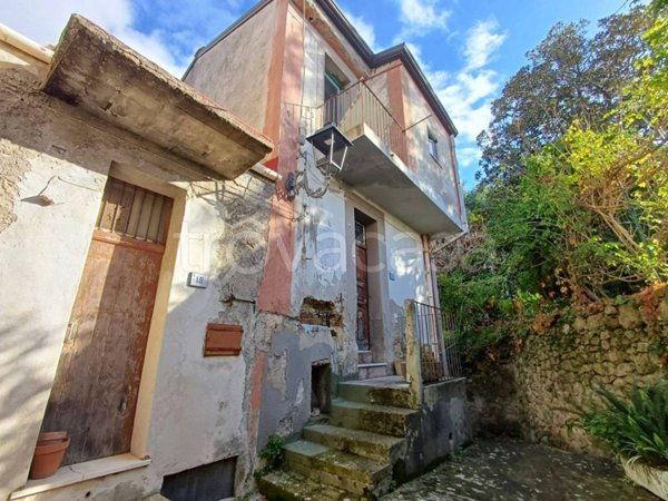 appartamento in vendita a Ficarra