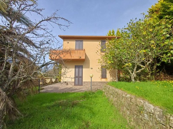 casa indipendente in vendita a Ficarra