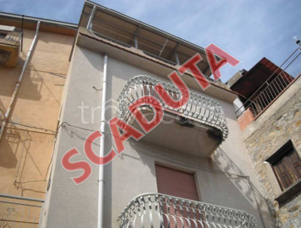 appartamento in vendita a Ficarra