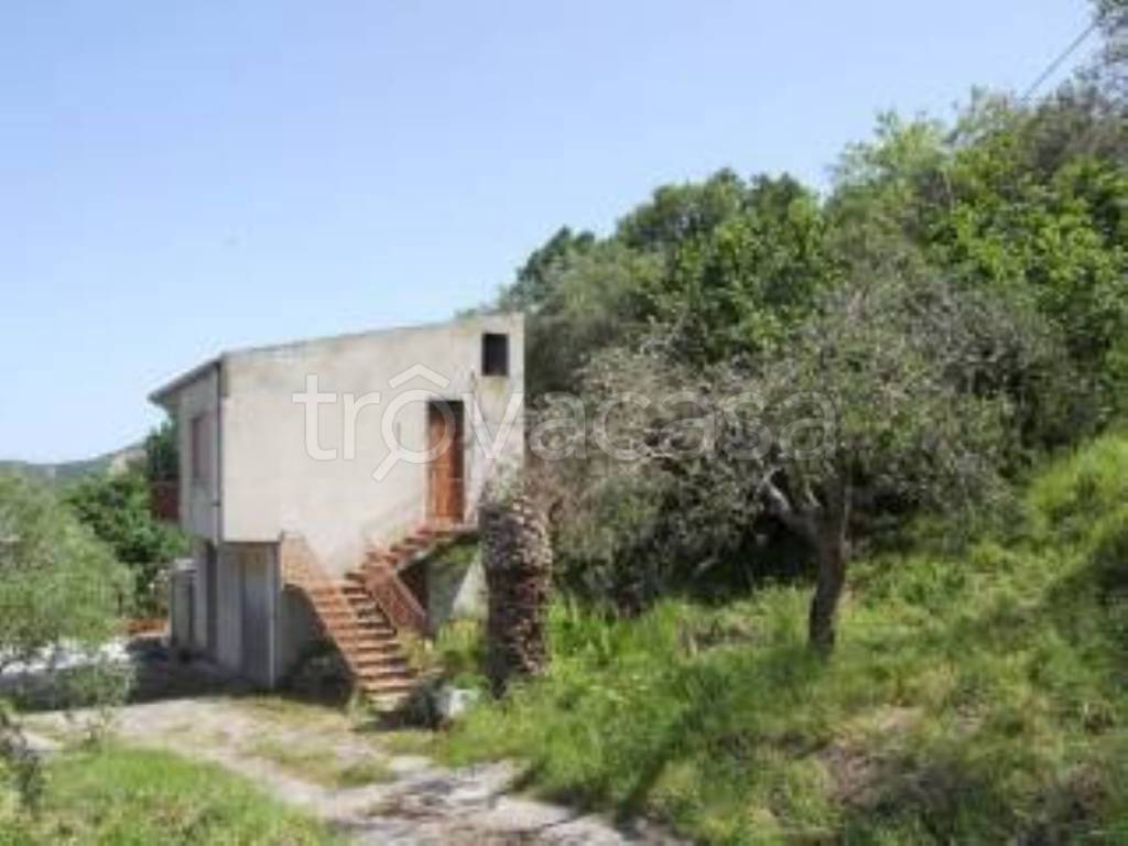 casa indipendente in vendita a Ficarra in zona Sauro