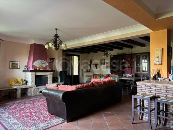 casa indipendente in vendita a Ficarra in zona Matini