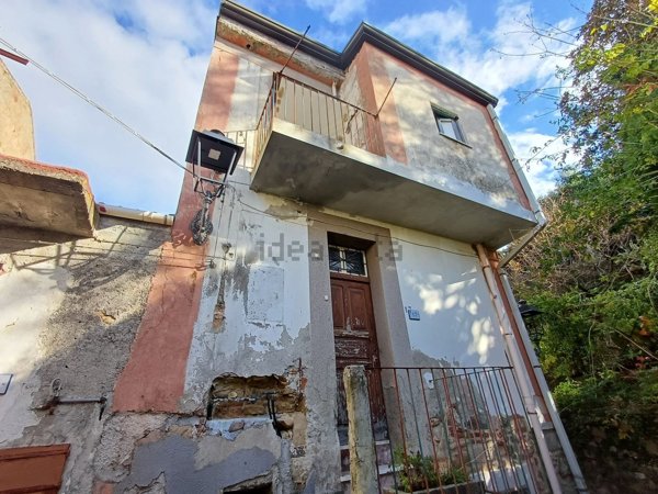 appartamento in vendita a Ficarra