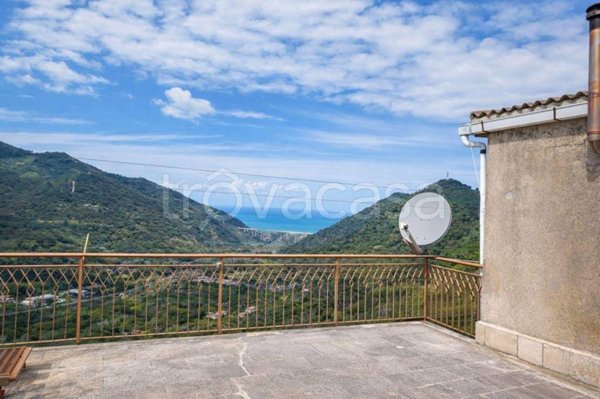 casa indipendente in vendita a Ficarra
