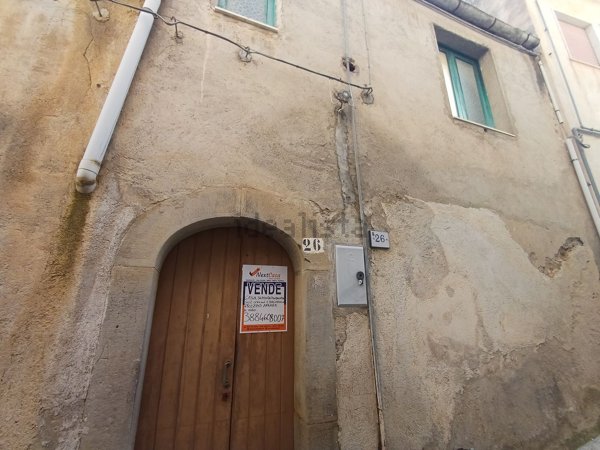 casa indipendente in vendita a Ficarra in zona Sauro