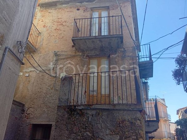 casa indipendente in vendita a Ficarra in zona Sauro