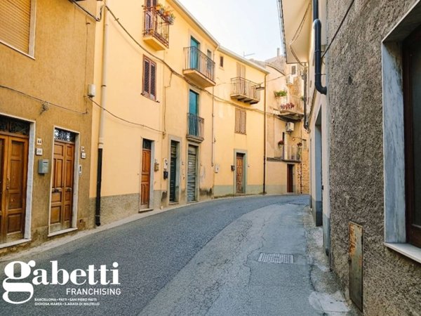 casa indipendente in vendita a Ficarra in zona Sauro