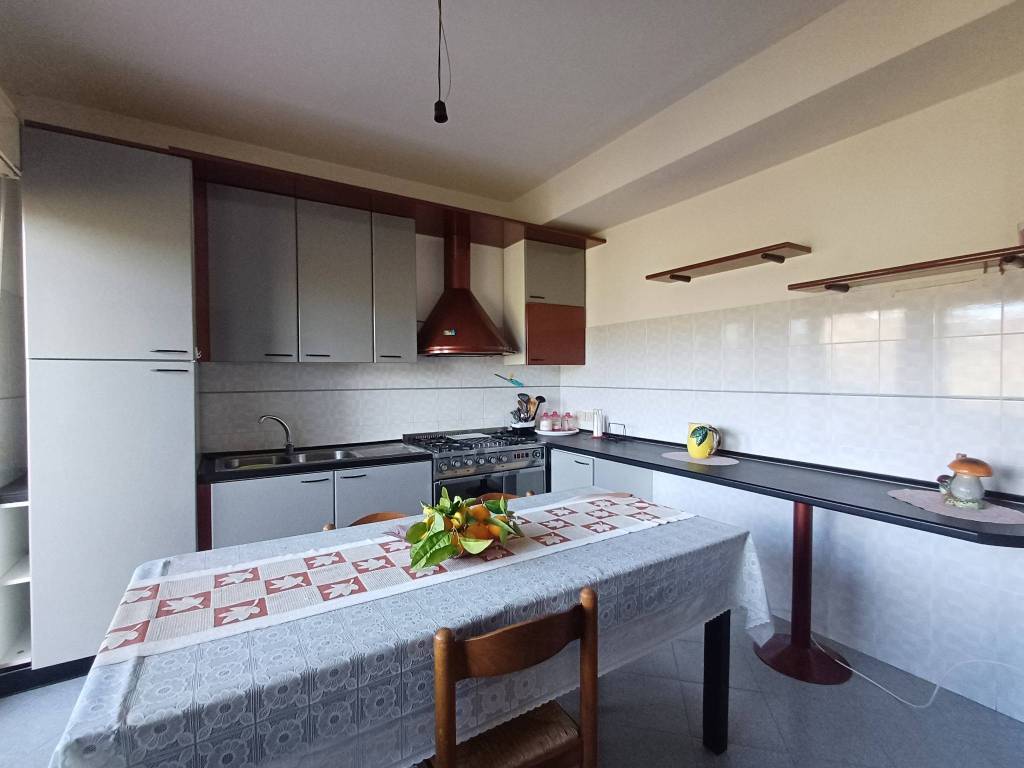 casa indipendente in vendita a Ficarra in zona Sauro